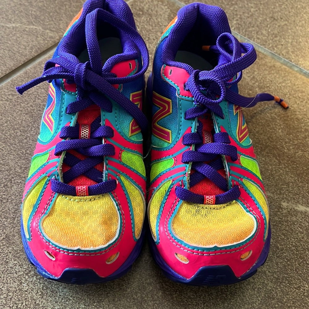 New Balance kids girls tennis shoes, size 13